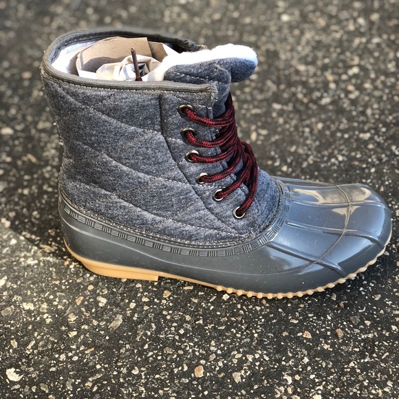 Shoes - QUILTTED LADIES DUCK BOOT IN GRAY